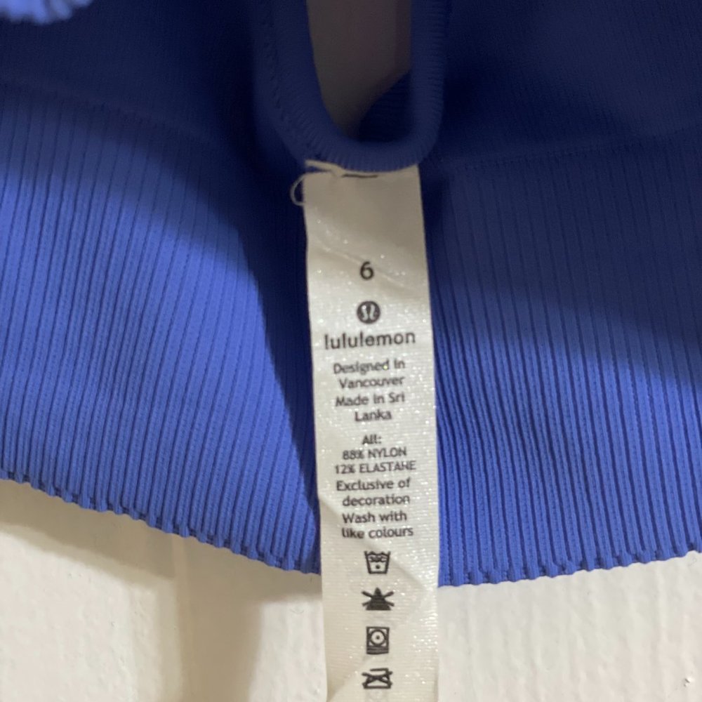 Lululemon Blue Sports Bra, Size 6 - Picture 3 of 4